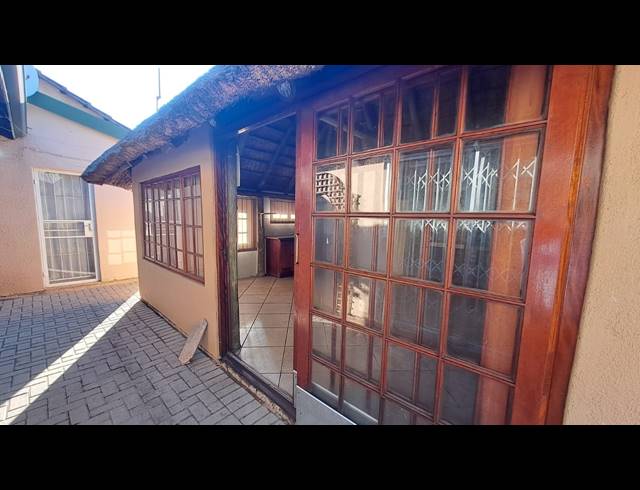 3 BEDROOM HOUSE FOR SALE IN VANDERBIJLPARK SE 6